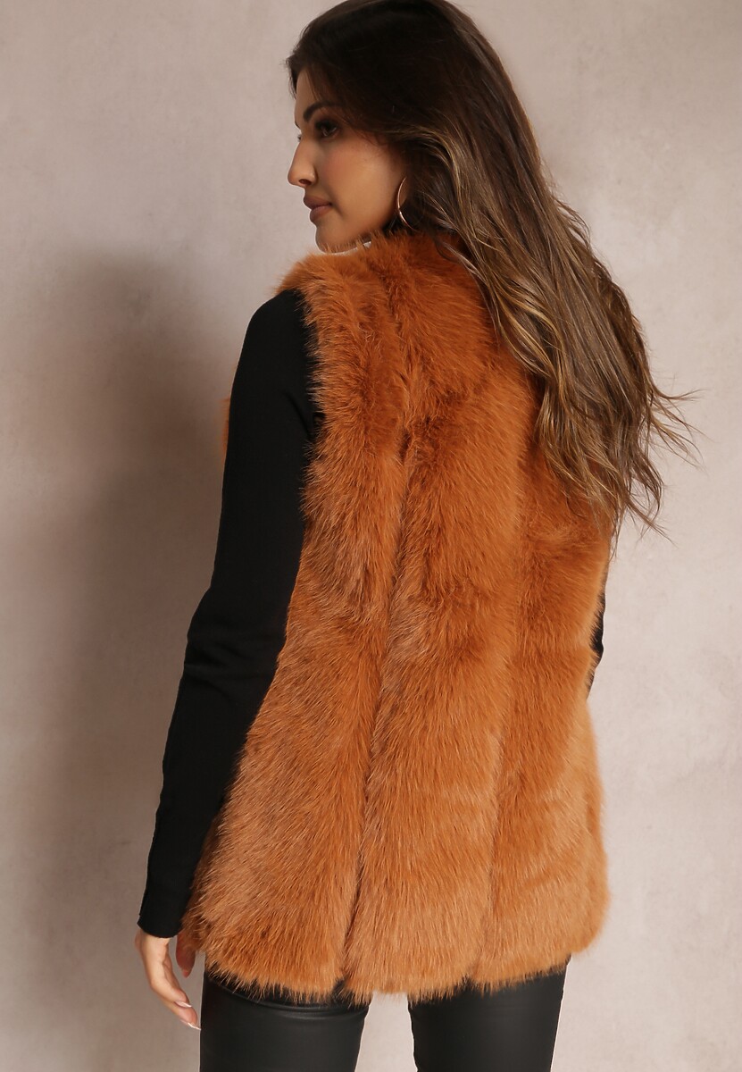 Brązowa Puchata Kamizelka z Futerka Ozdobiona Imitacją Skóry Tekllesa