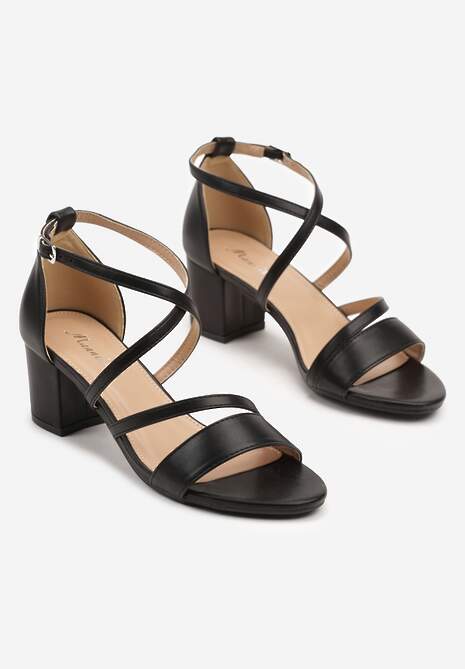 Czarne Sandały na Niskim Obcasie z Eleganckimi Paseczkami Tillite