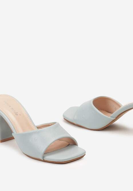 Jasnoniebieskie Klapki na Obcasie z Szerokim Paskiem Nezewia