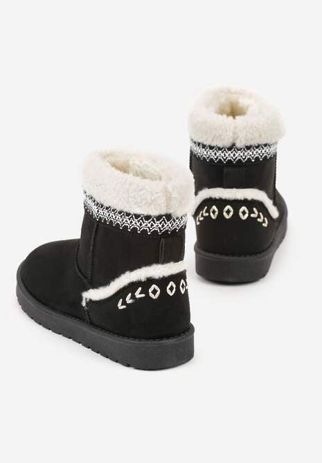 Czarne Śniegowce o Wsuwanym Fasonie z Haftem i Futrem przy Cholewce Mevinadia