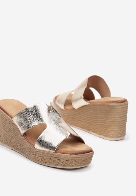 Złote Klasyczne Klapki na Koturnie z Wycięciami w Stylu Boho Moonmeera