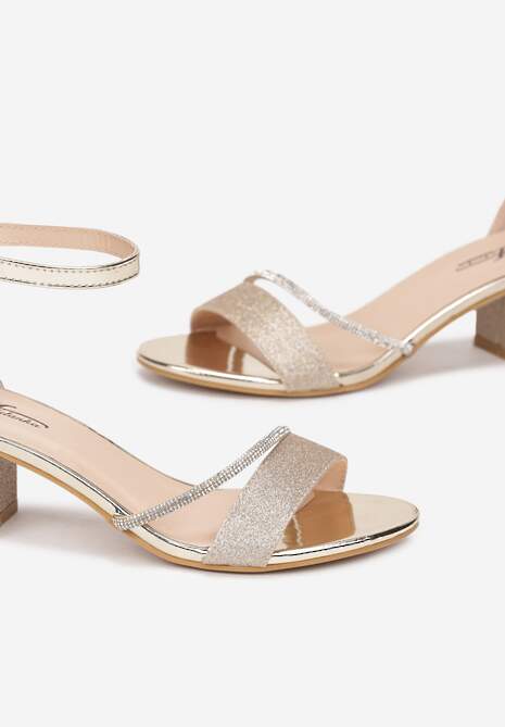 Złote Sandały na Słupku z Brokatem i Paskiem z Cyrkonii Varene