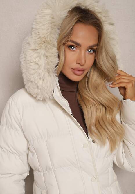Jasnobeżowa Pikowana Kurtka Ozdobiona Futrzanym Kołnierzem z Odpinanym Kapturem Railara