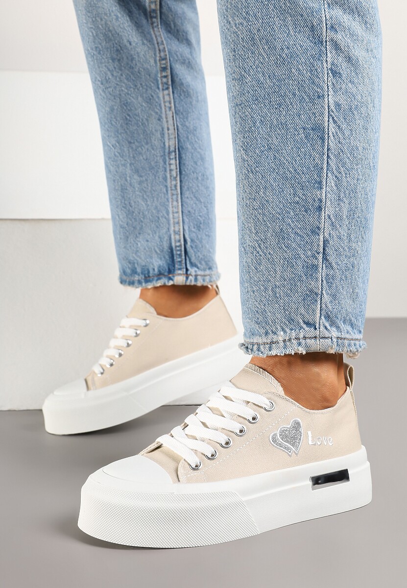 Beżowe Trampki na Platformie z Ozdobnym Napisem i Sercem Laviere