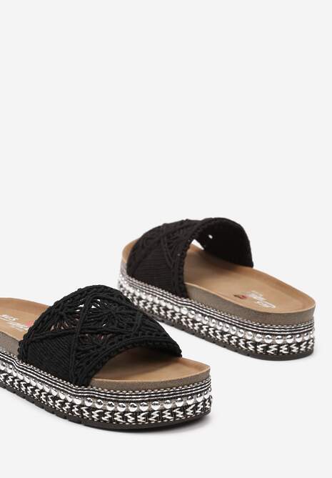 Czarne Klapki z Wyściółką z Imitacji Skóry na Płaskiej Podeszwie z Plecionki z Nitami Gadella