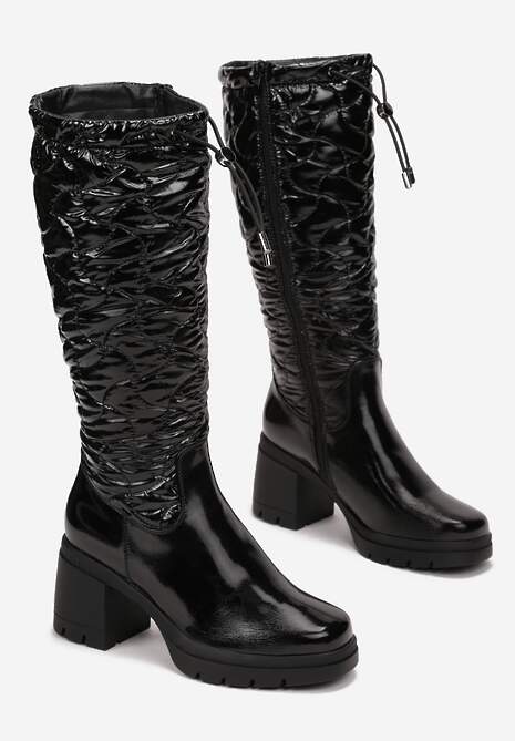 Czarne Lakierowane Kozaki na Słupku z Pikowaną Cholewką Zaka