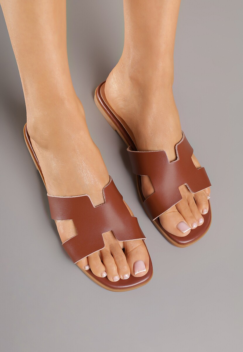 Ciemnobrązowe Klapki Vices Ozdobione Wycięciami Arnellta