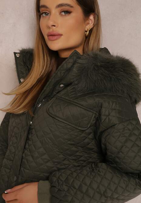 Ciemnozielona Kurtka z Futrzanym Kapturem i Drobnym Pikowaniem Obtashe