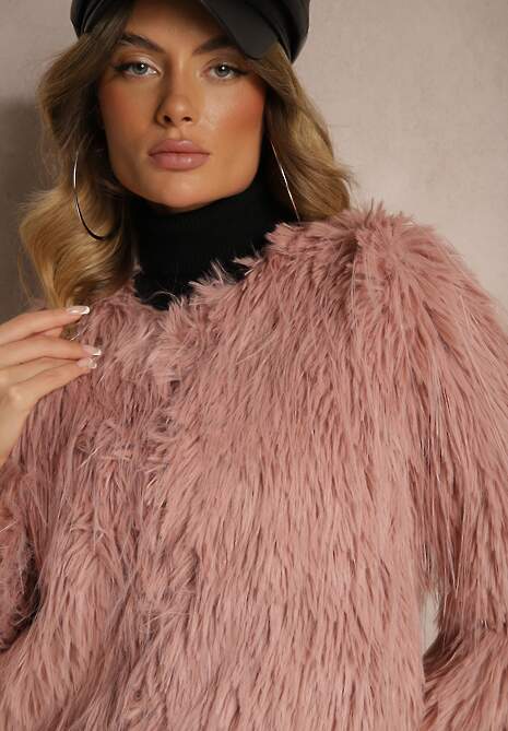 Różowa Futerkowa Kurtka o Prostym Kroju z Zapięciem na Haftki Sialithiel