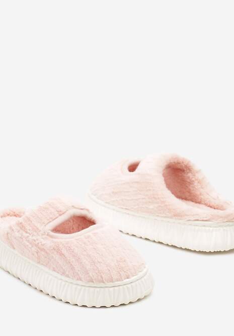 Różowe Kapcie Pluszowe z Wycięciem na Nosku Tamiviela