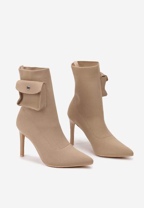 Ciemnobeżowe Botki na Obcasie z Dopasowaną Cholewką Zdobioną Kieszonką z Napem Nelidael