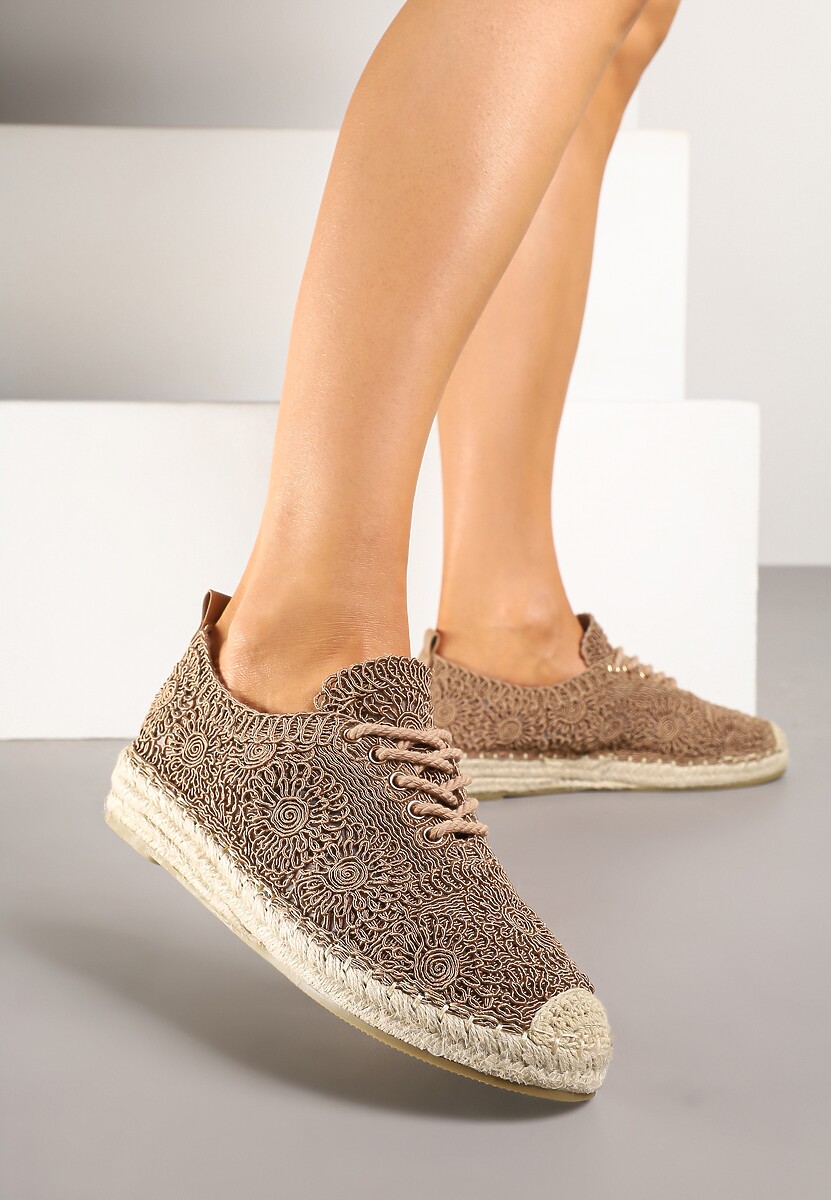 Ciemnobeżowe Tenisówki Ozdobione Plecionką i Ażurowym Wzorem Mevienne