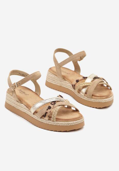 Ciemnobeżowe Sandały na Podeszwie Ozdobionej Plecionką Liathelia