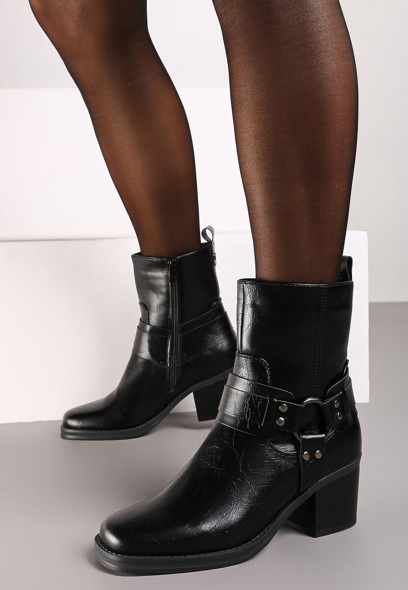 Czarne Botki Bikery na Słupku z Klamrami i Paskami Verissca