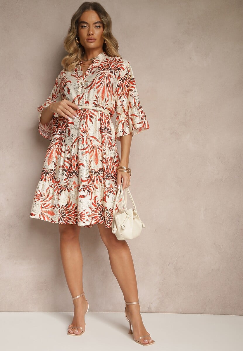 Czerwona Sukienka z Lnem o Rozkloszowanym Kroju Zdobiona Metalicznym Nadrukiem Filinwena