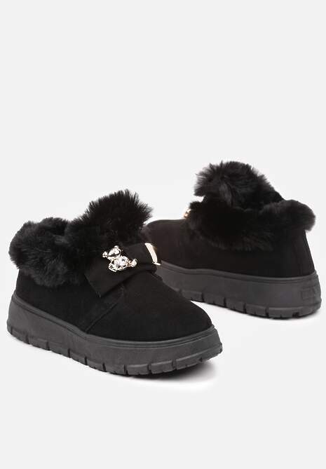 Czarne Śniegowce na Platformie Ozdobione Aplikacją 3D i Futrem Cediona