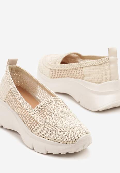Beżowe Półbuty na Platformie z Ażurową Cholewką Lurinne