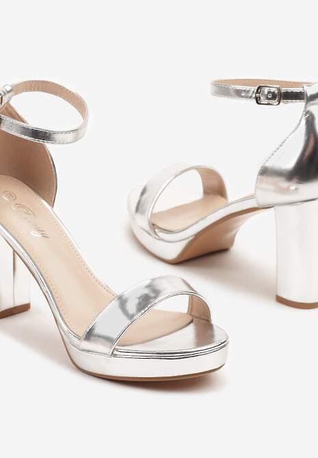 Srebrne Sandały na Platformie i Słupku z Ozdobnym Paskiem Sdivana