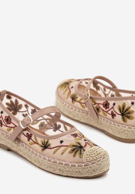Różowe Espadryle z Siateczki na Plecionej Podeszwie Zdobione Haftem Evelritia