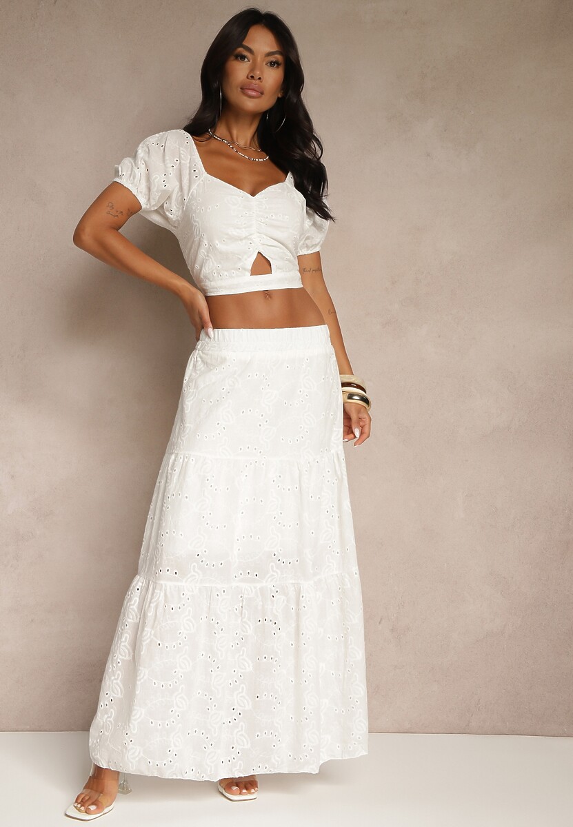 Biały Komplet Ozdobiony Haftem Top z Dekoltem i Rozkloszowana Spódnica Dololia