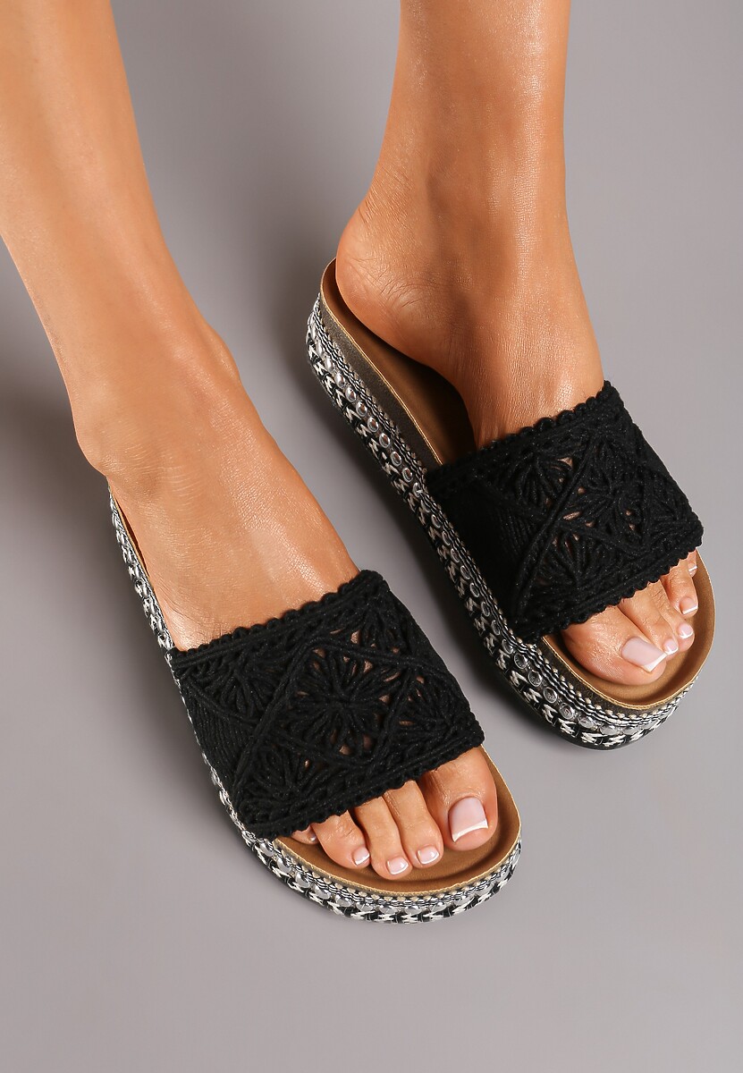 Czarne Klapki z Wyściółką z Imitacji Skóry na Płaskiej Podeszwie z Plecionki z Nitami Gadella