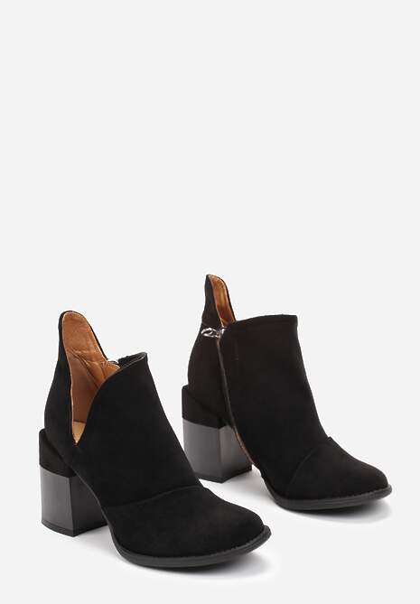 Czarne Botki na Geometrycznym Słupku i Wycięciem na Cholewce Zefiga