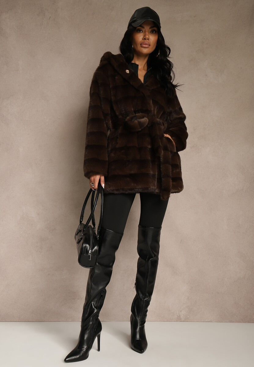 Brązowa Kurtka Futrzana z Nieodpinanym Kapturem Ozdobiona Paskiem Zetelia