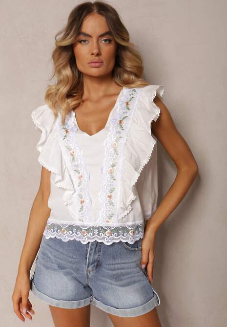 Biała Bluzka Zdobiona Haftem i Falbankami Quilnena