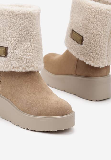 Beżowe Botki na Koturnie Ozdobione Barankiem i Wywiniętą Cholewką Irissinae