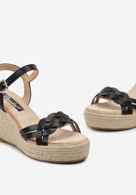 Czarne Sandały z Plecionymi Paskami i Sprzączką na Platformie i Koturnie Irevaptia
