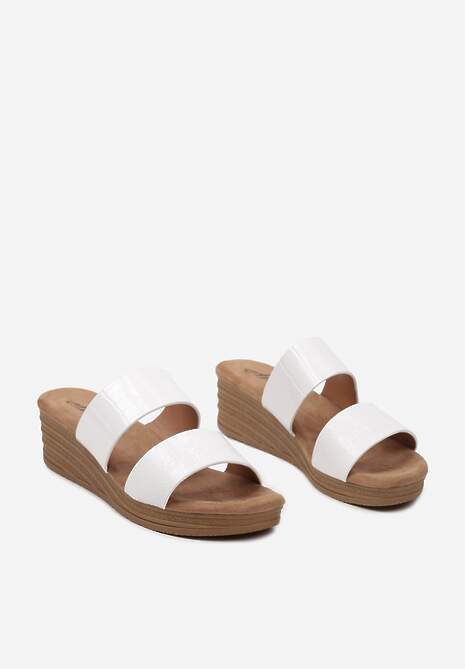 Białe Casualowe Klapki na Ozdobnym Koturnie Abilora