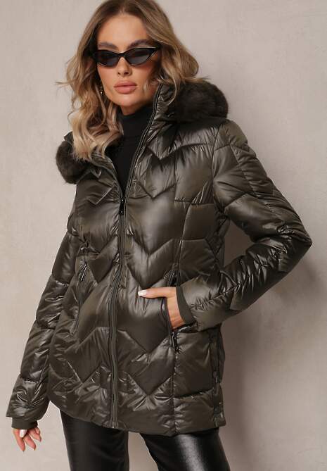 Ciemnozielona Kurtka z Pikowaniem z Kapturem Ozdobionym Futerkiem Ariames