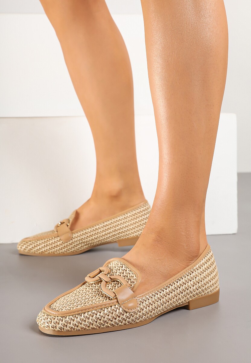 Ciemnobeżowe Płaskie Mokasyny z Plecioną Cholewką i Klamrą Aranelith