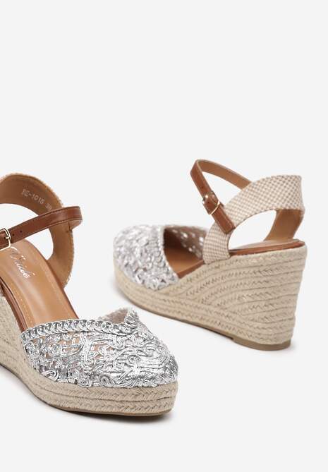 Srebrne Sandały z Imitacji Skóry z Plecionki Zapinane na Sprzączkę na Koturnie Rioma