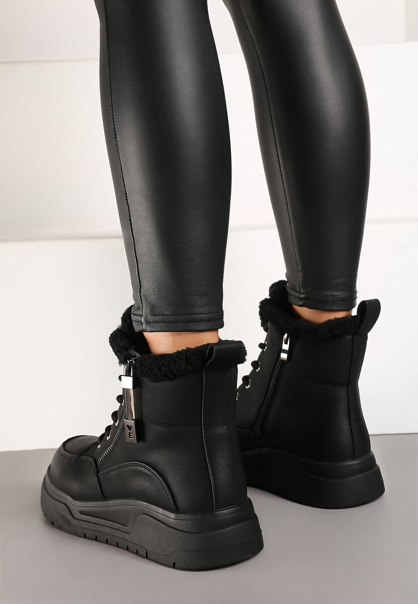 Czarne Sznurowane Trapery z Ekozamszu Ocieplane na Płaskiej Podeszwie Ozdobione Suwakiem Esaviren