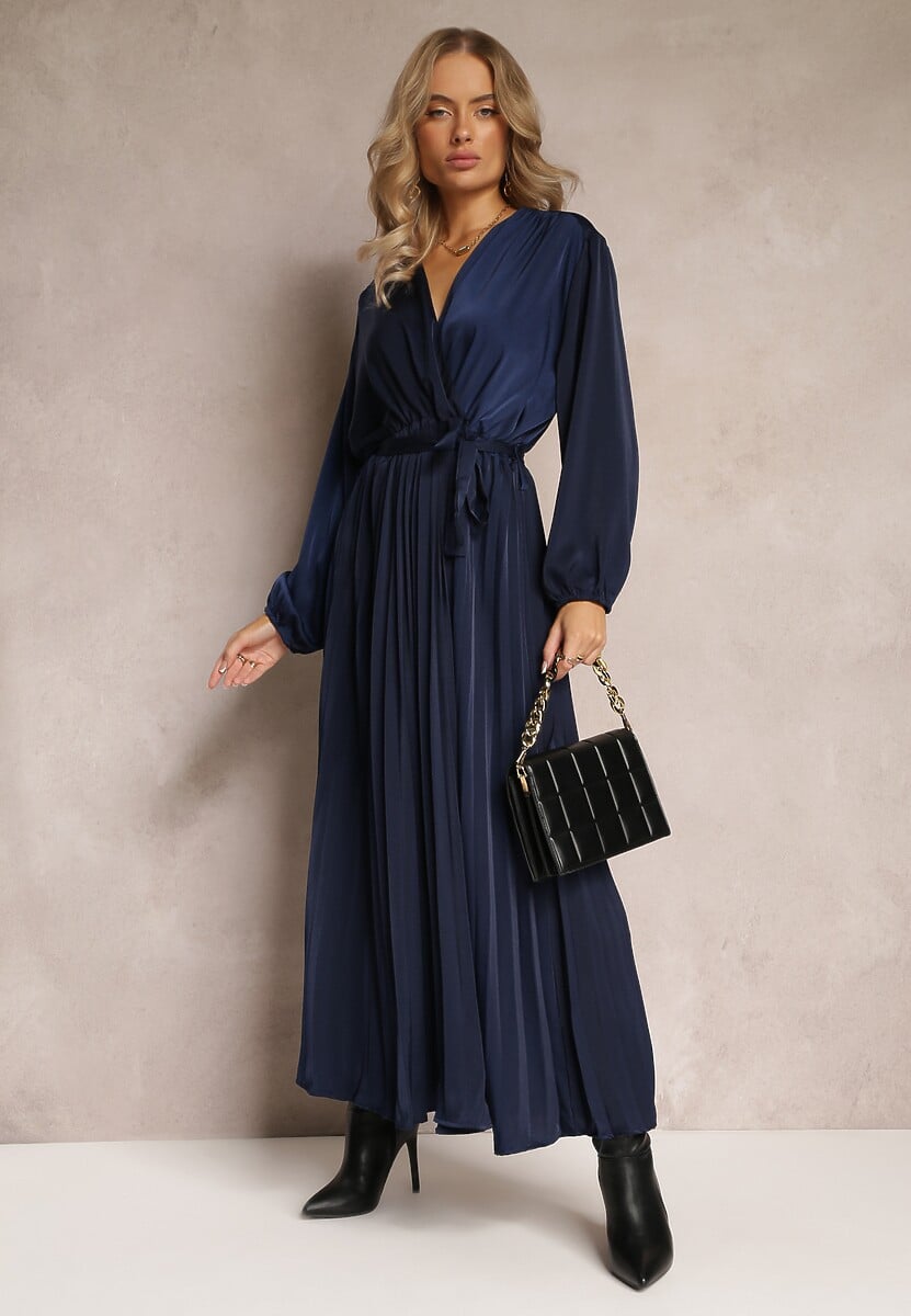 Granatowa Maxi Sukienka z Plisowanym Dołem i Kopertowym Dekoltem Basila