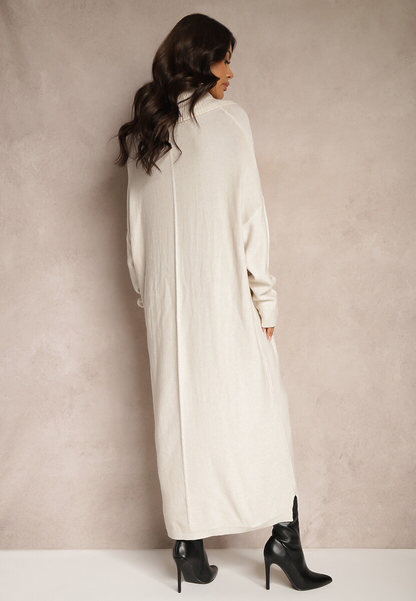 Jasnobeżowa Sweterkowa Sukienka z Wiskozą z Golfem i Eleganckimi Rozcięciami Elettrina