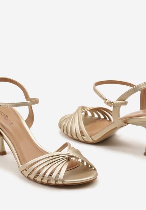 Złote Sandały z Imitacji Skóry na Niskiej Szpilce ze Sprzączką Marique