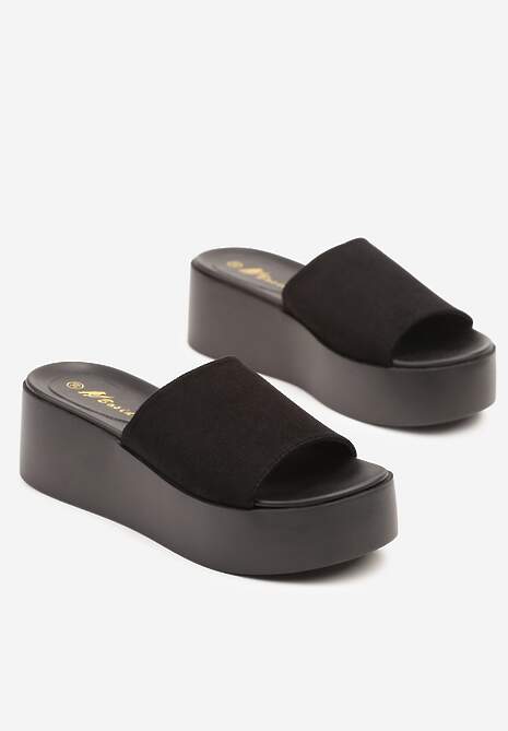 Czarne Basicowe Klapki na Koturnie i Platformie Astelli