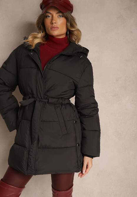 Czarna Kurtka z Kapturem ze Ściągaczami i Wiązanym Paskiem Zdobiona Pikowaniem Toriala