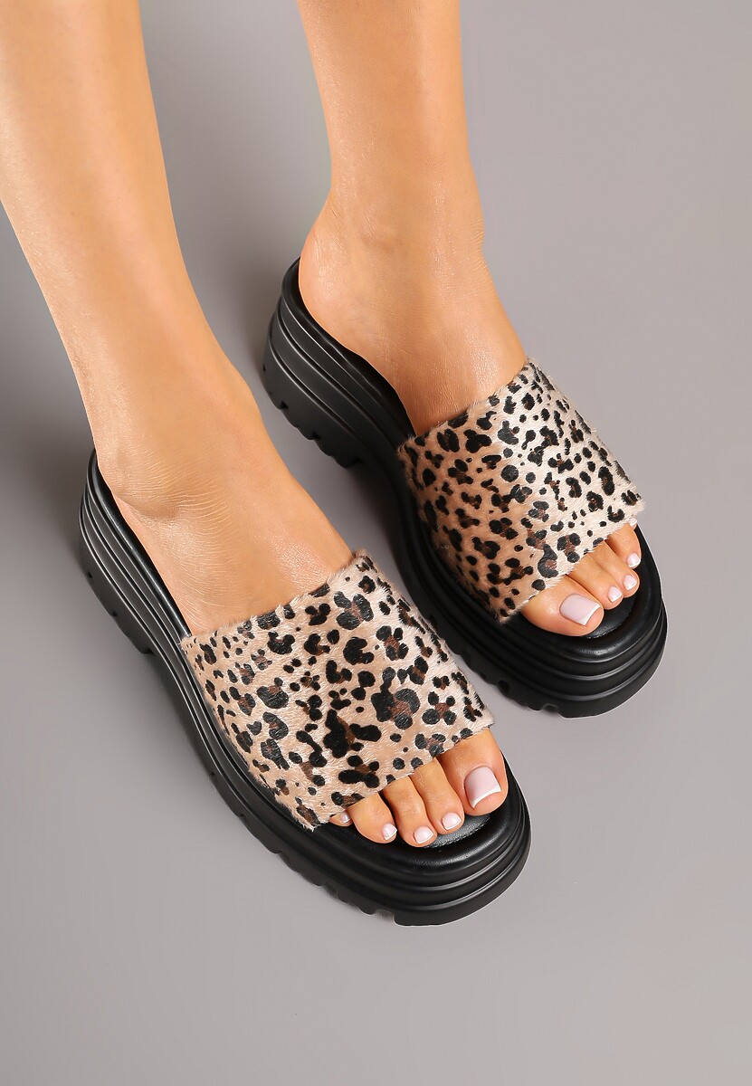 Panterkowe Klapki na Tłoczonej Platformie Fevielle