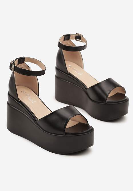 Czarne Sandały na Koturnie z Paskiem z Klamerką Palinorea