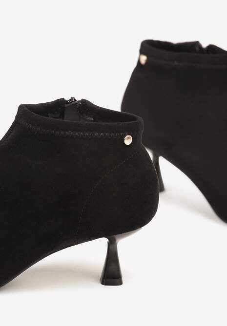 Czarne Botki z Imitacji Zamszu z Noskiem w Szpic na Kaczuszce Rilanitia