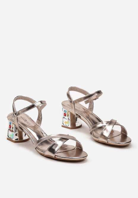 Srebrne Sandały na Niskim Słupku z Metalicznym Obcasem Wykończonym Cyrkoniami Nicotia
