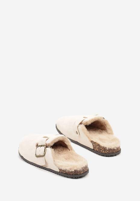 Beżowe Kapcie Typu Chodaki na Podeszwie z Korka Ozdobione Klamrą Alanelle