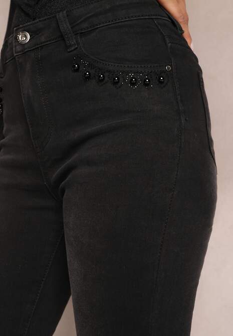 Czarne Jeansy o Fasonie Skinny z Cyrkoniami Przy Kieszeniach Aklesse