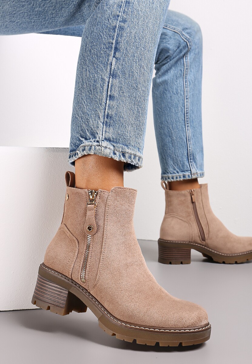 Ciemnobeżowe Botki na Słupku z Ozdobnym Zamkiem Recusson