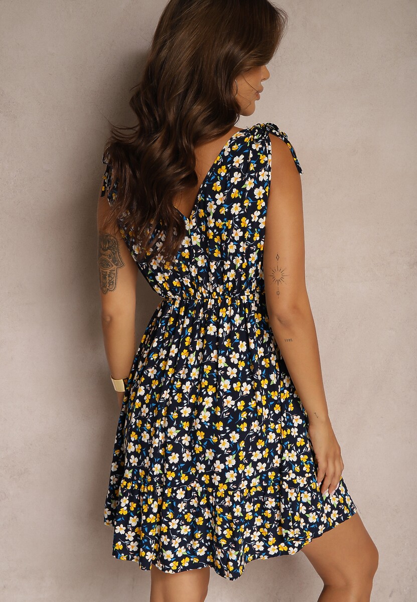 Granatowa Kwiatowa Sukienka z Bawełny o Rozkloszowanym Kroju Wykończona w Talii Gumką Evildria