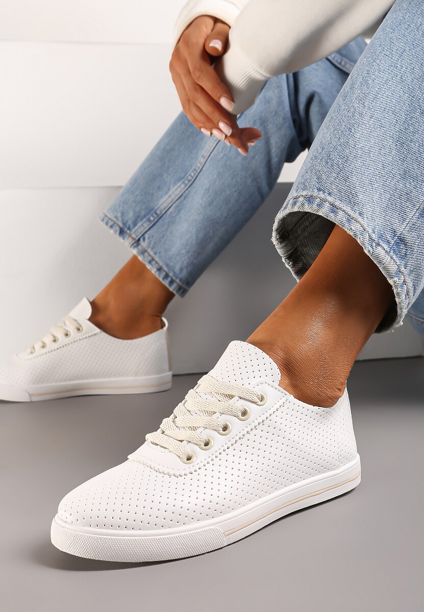 Biało-Beżowe Płaskie Sznurowane Tenisówki przed Kostkę Ozdobione Perforacją Serettia