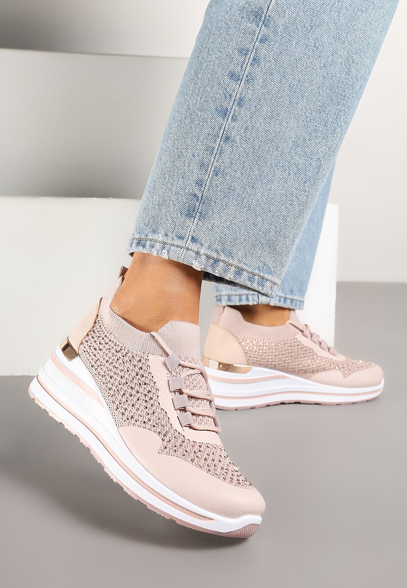 Różowe Sneakersy na Koturnie Ozdobione Metaliczną Aplikacją i Cyrkoniami Fasilna